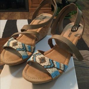 Minnetonka Zoey Beaded Tan Wedges Sandals